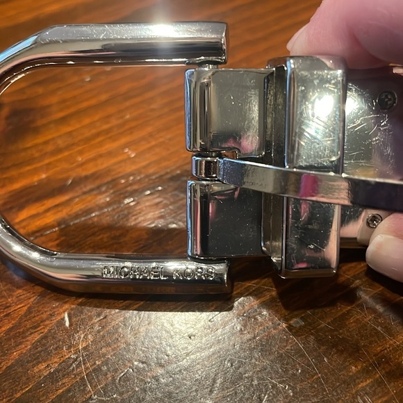Michael Kors signature reversible belt. Black/gray Brown/tan silver hardware. J - Picture 5 of 5